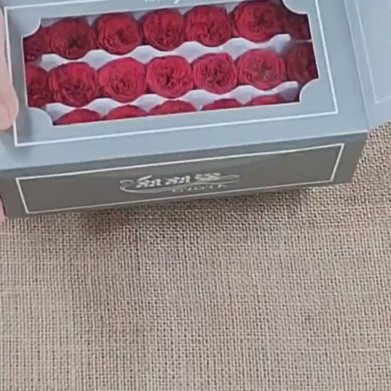 21 Red Preserved Roses: Dried Floral DIY Wedding Decor