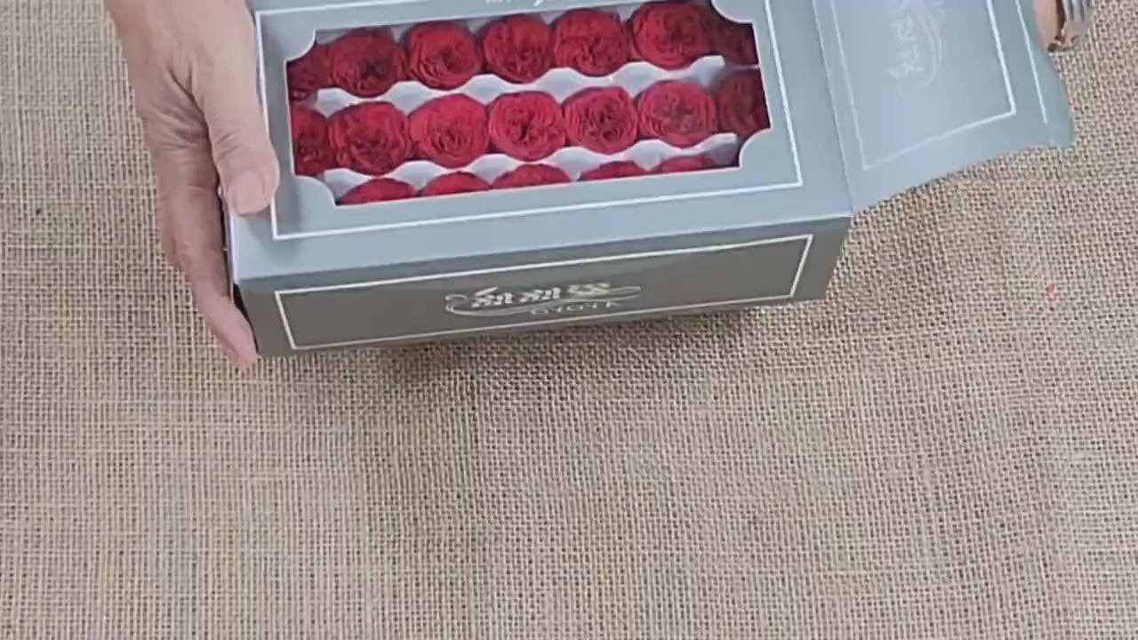 21 Red Preserved Roses: Dried Floral DIY Wedding Decor